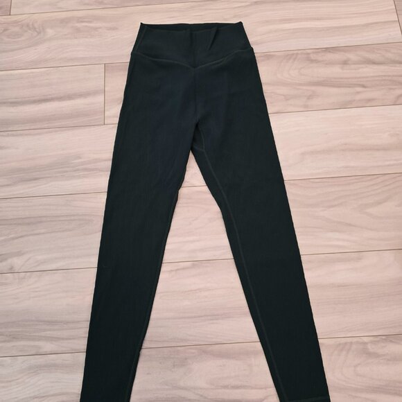 material girl avo green size med. leggings from buff bunny - Picture 2 of 4